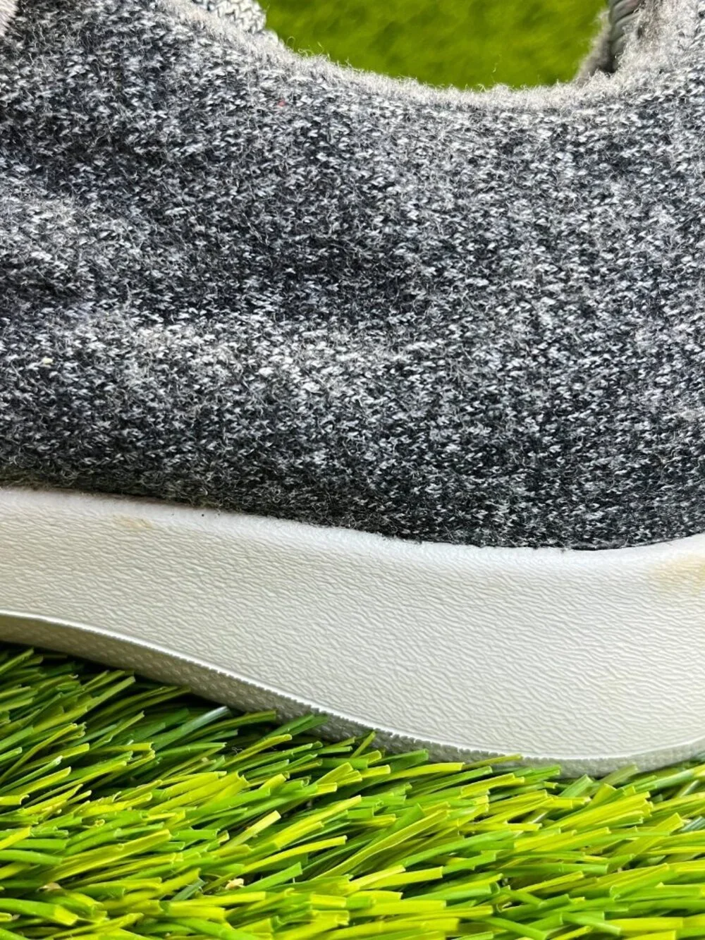 Allbirds‎ Wool Runners Womens Size 9 Gray White Athletic Walking Shoes Sneakers